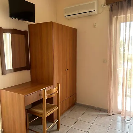 Maria Gini Apartment *