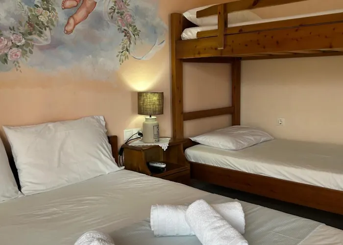 Maria Gini Apartamento Edipsos